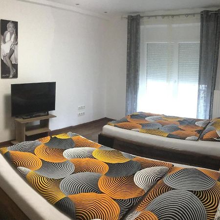 Nina Apartment Wiener Neustadt Exterior foto